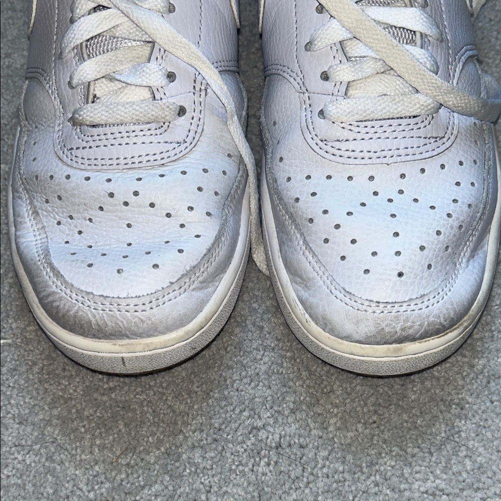 Nike Low-Top Sneakers - Classic Lace-Up - Picture 5 of 6